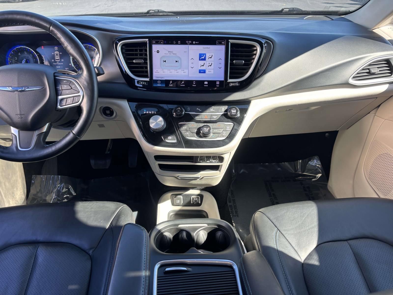 Used 2021 Chrysler Pacifica Touring-L image 30
