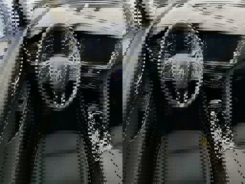 Used 2023 Buick Envision Essence image 10