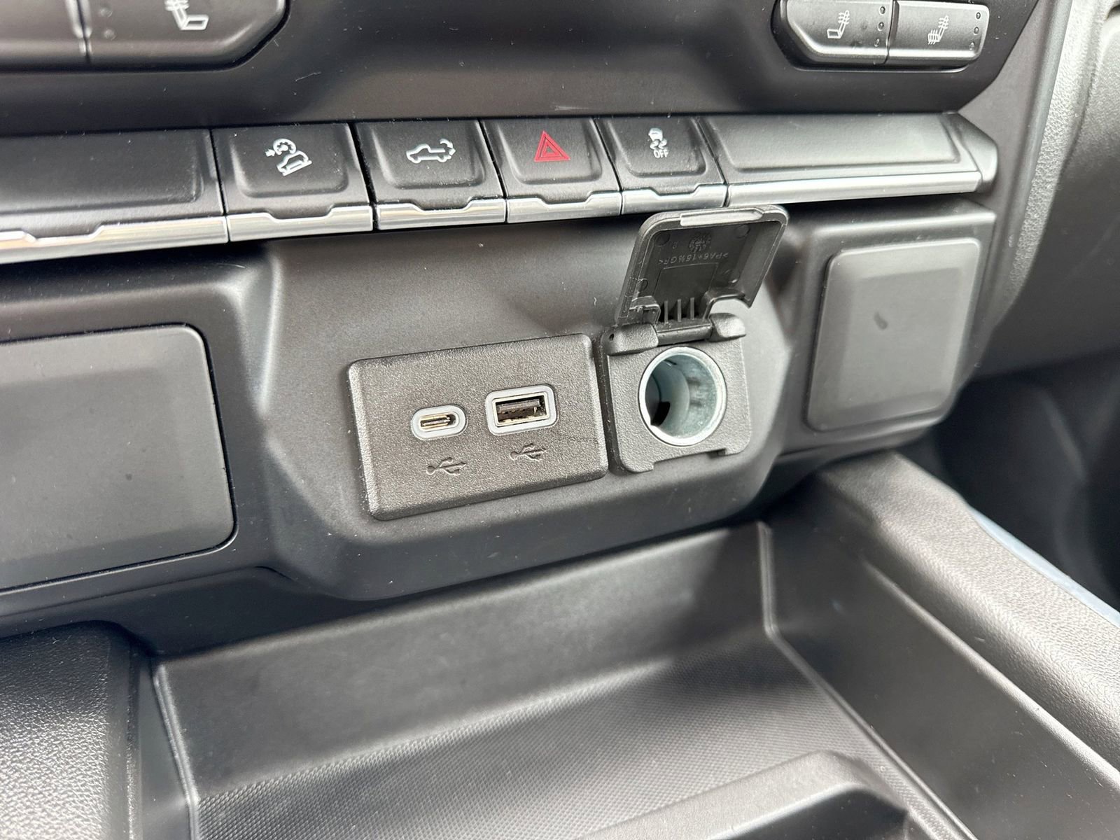Used 2022 Chevrolet Silverado 1500 LT Trail Boss w/ Bed Protection Package AWD/4WD image 37