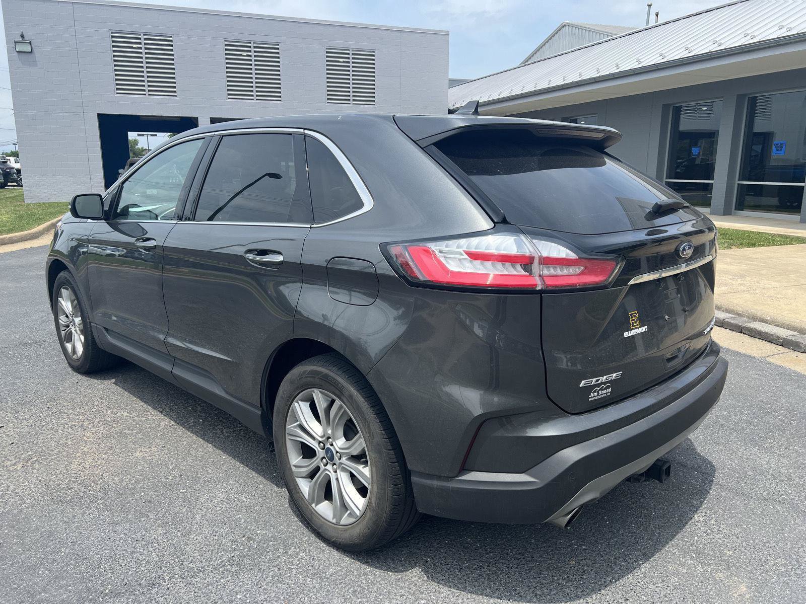Certified 2019 Ford Edge Titanium AWD/4WD image 3