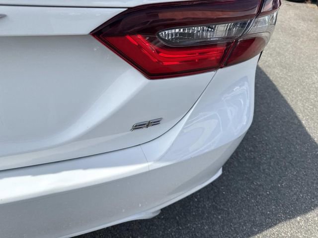 Used 2024 Toyota Camry SE image 5