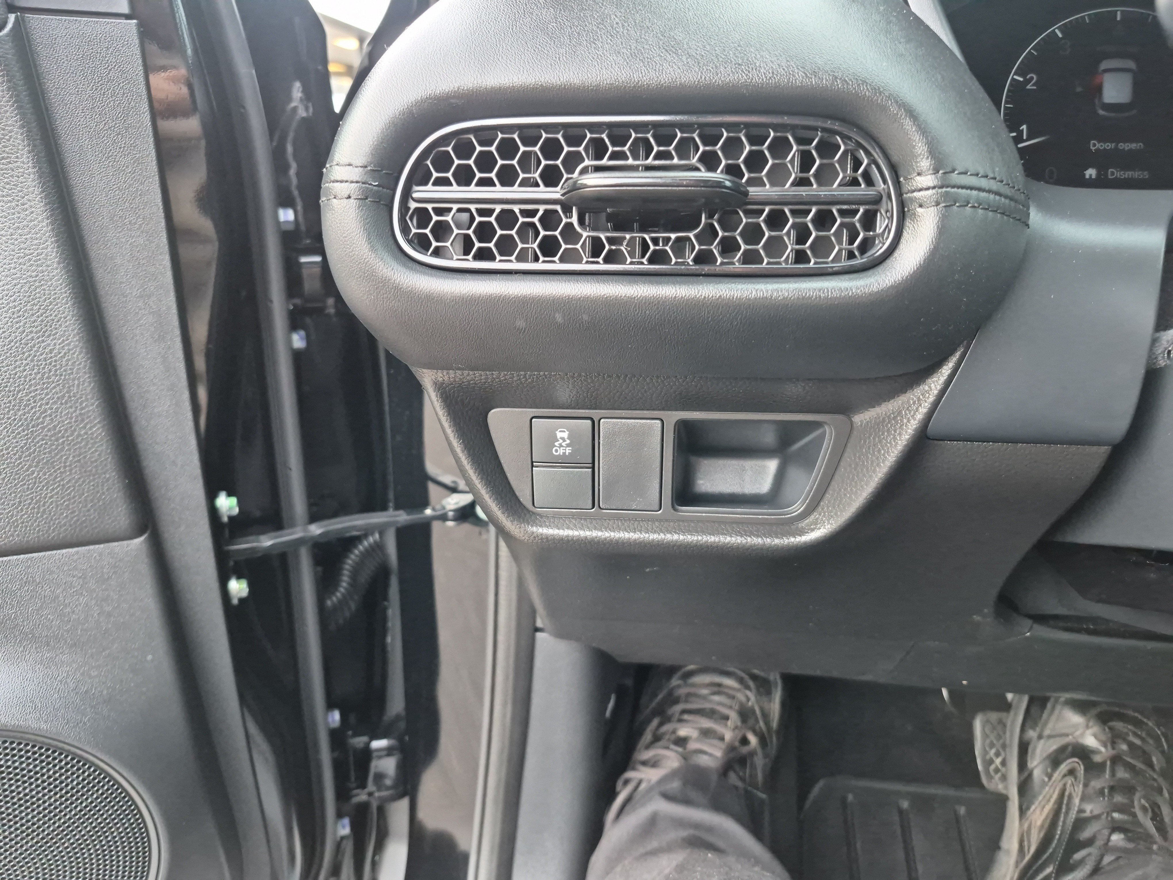 Used 2025 Honda HR-V LX image 18