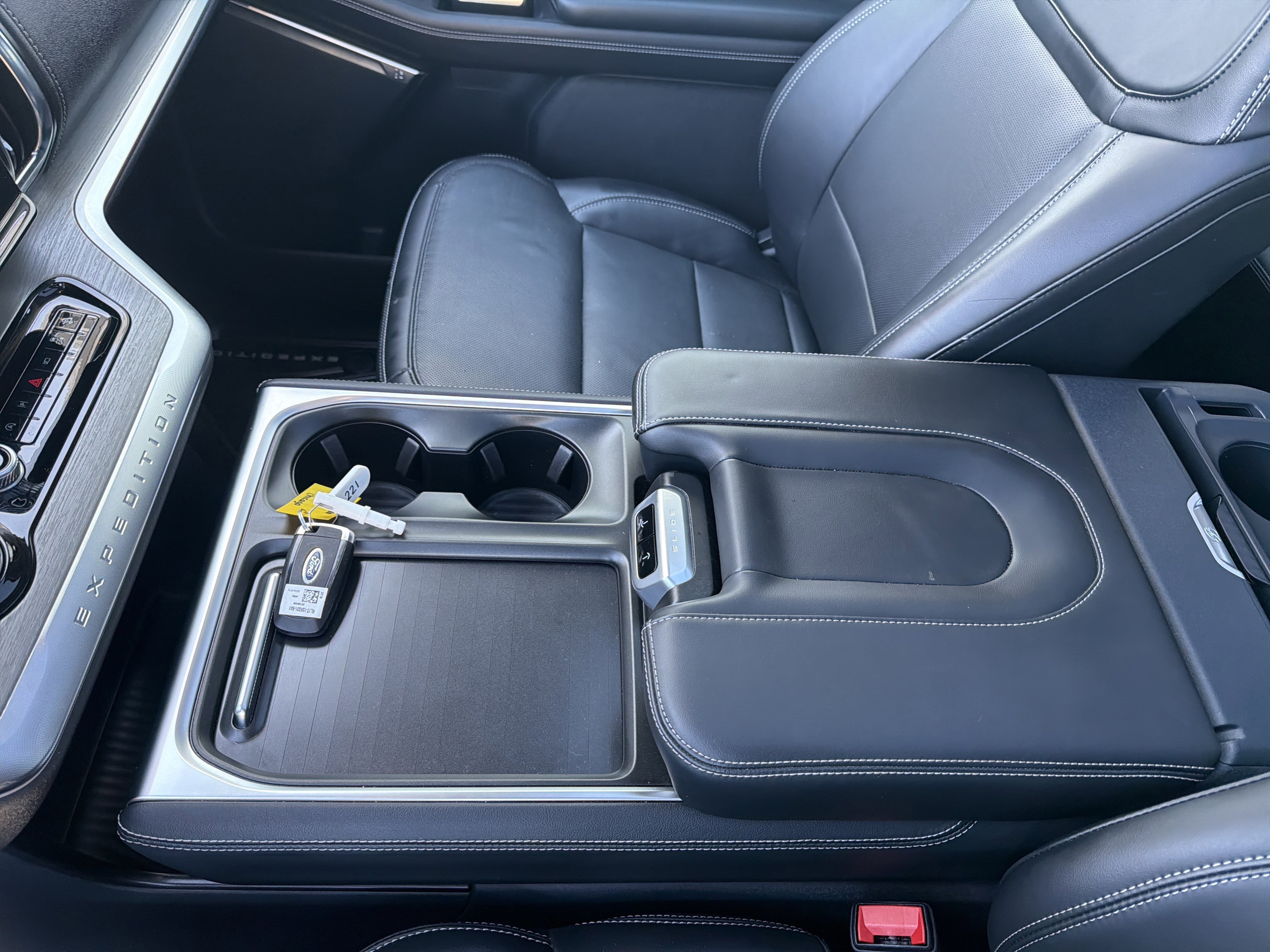 Certified 2025 Ford Expedition Platinum image 50