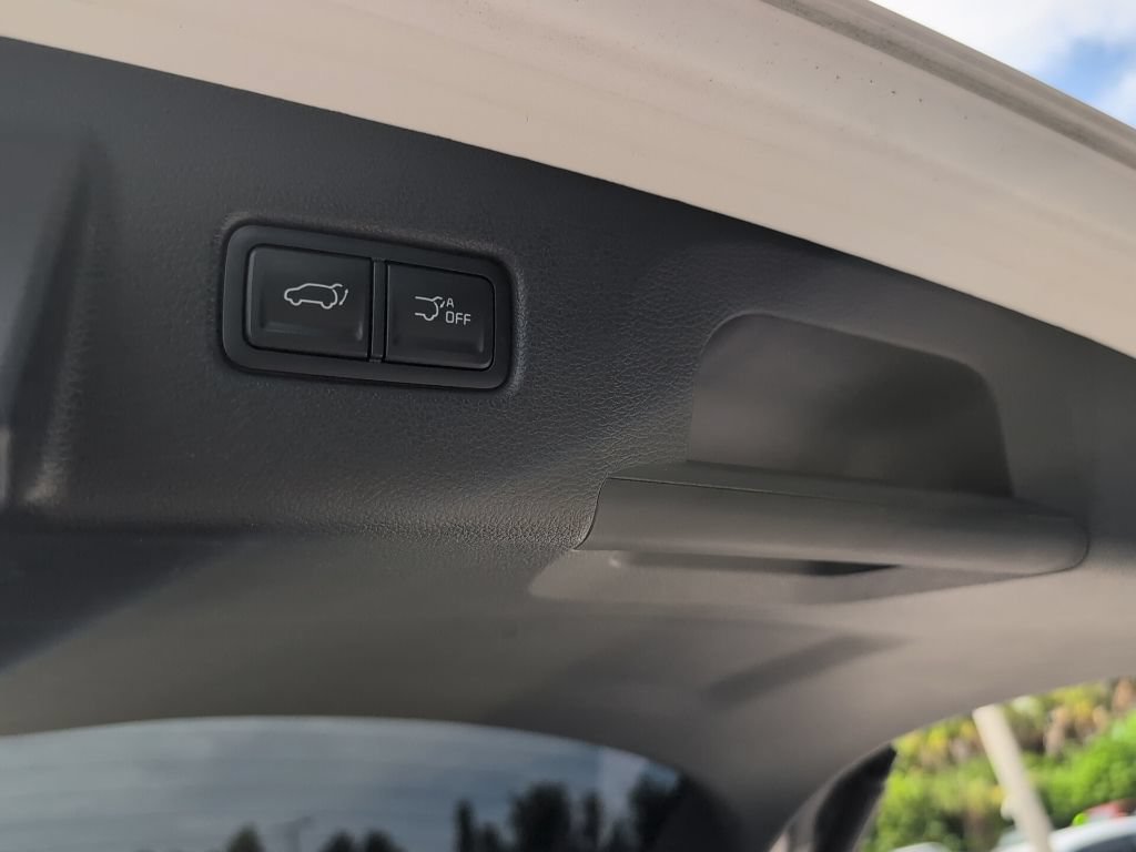 Used 2025 Kia Telluride S FWD image 14