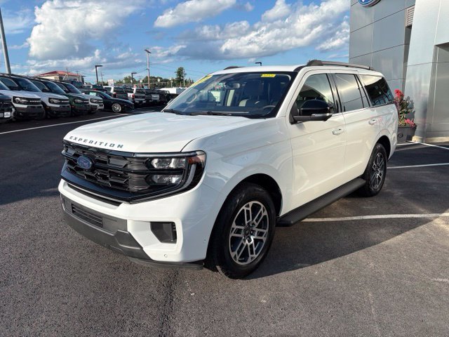 Certified 2025 Ford Expedition Active AWD/4WD image 7