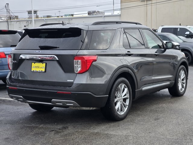 Certified 2020 Ford Explorer XLT w/ Equipment Group 202A image 3