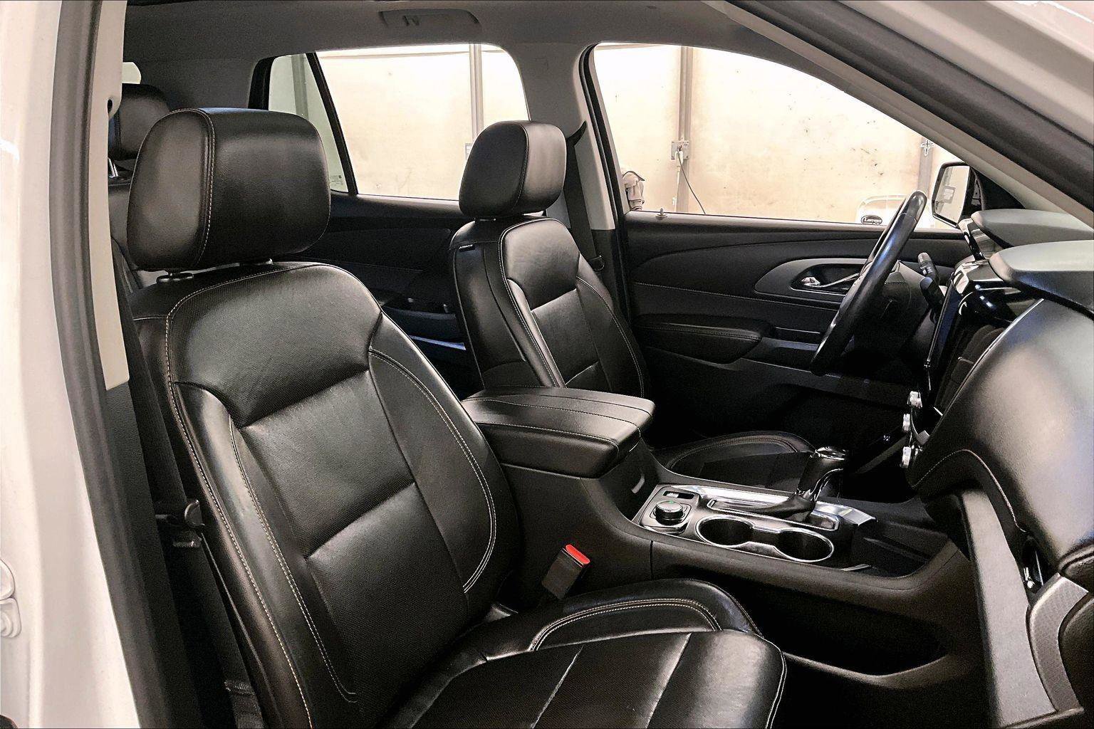 Used 2020 Chevrolet Traverse Premier w/ Redline Edition image 9