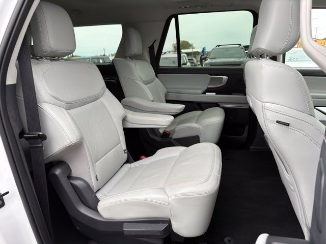 Certified 2025 Ford Expedition Max Platinum w/ Driver's Package AWD/4WD image 14