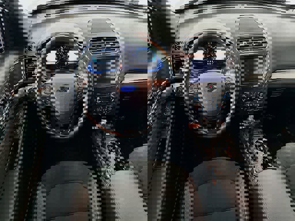 Certified 2019 Ford Explorer XLT w/ Equipment Group 202A image 10