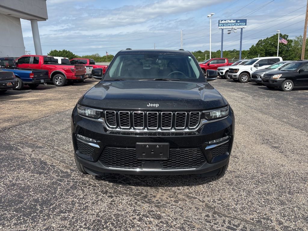 Used 2023 Jeep Grand Cherokee Limited w/ Trailer Tow Prep Group (B) AWD/4WD image 2