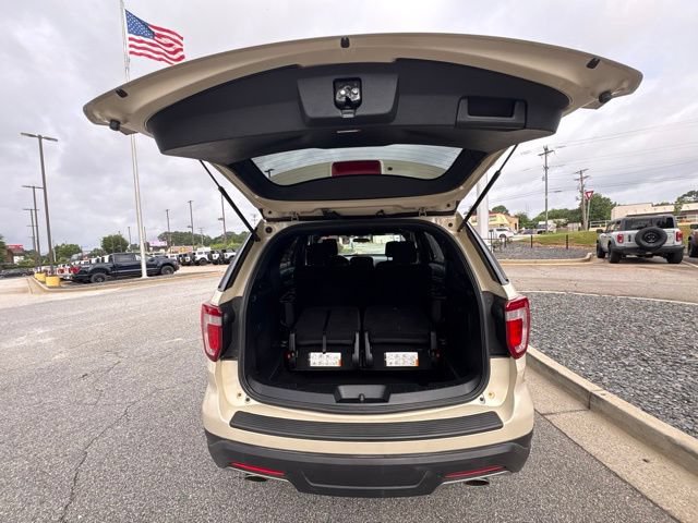 Certified 2018 Ford Explorer XLT FWD image 28