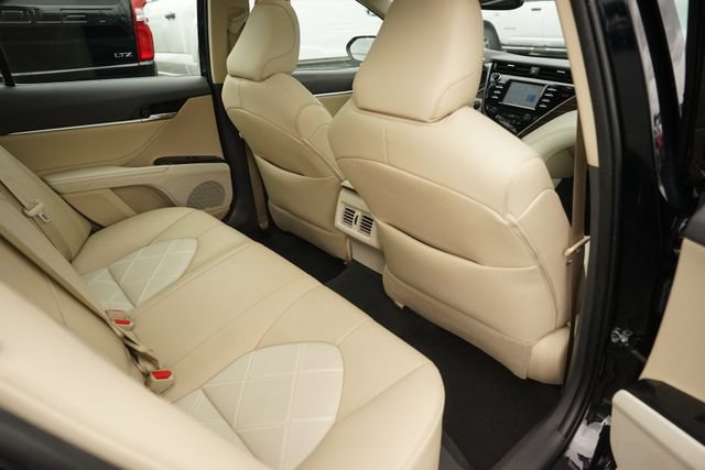 Used 2018 Toyota Camry XLE FWD image 15