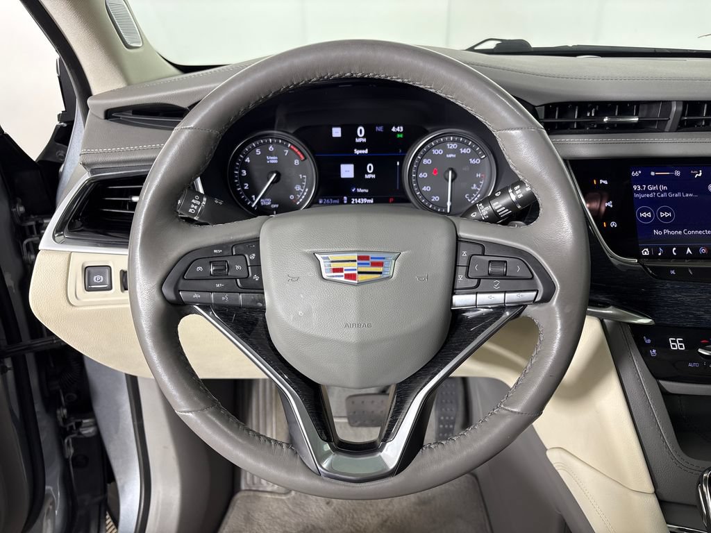Used 2024 Cadillac XT6 Premium Luxury w/ Technology Package FWD image 16