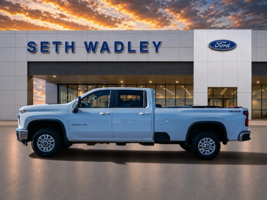 Used 2021 Chevrolet Silverado 2500 LT w/ Convenience Package AWD/4WD image 4