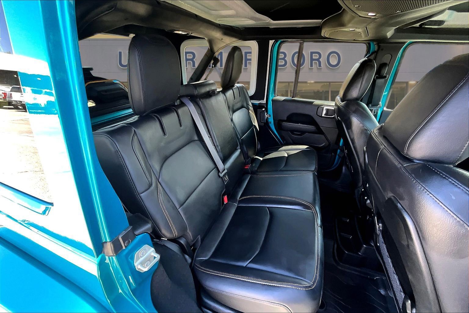 Used 2024 Jeep Wrangler Sahara w/ Technology Group AWD/4WD image 27