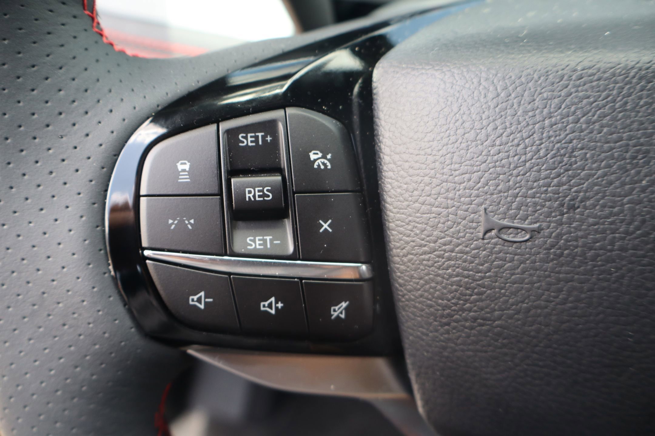 Certified 2026 Ford Explorer ST-Line RWD image 15