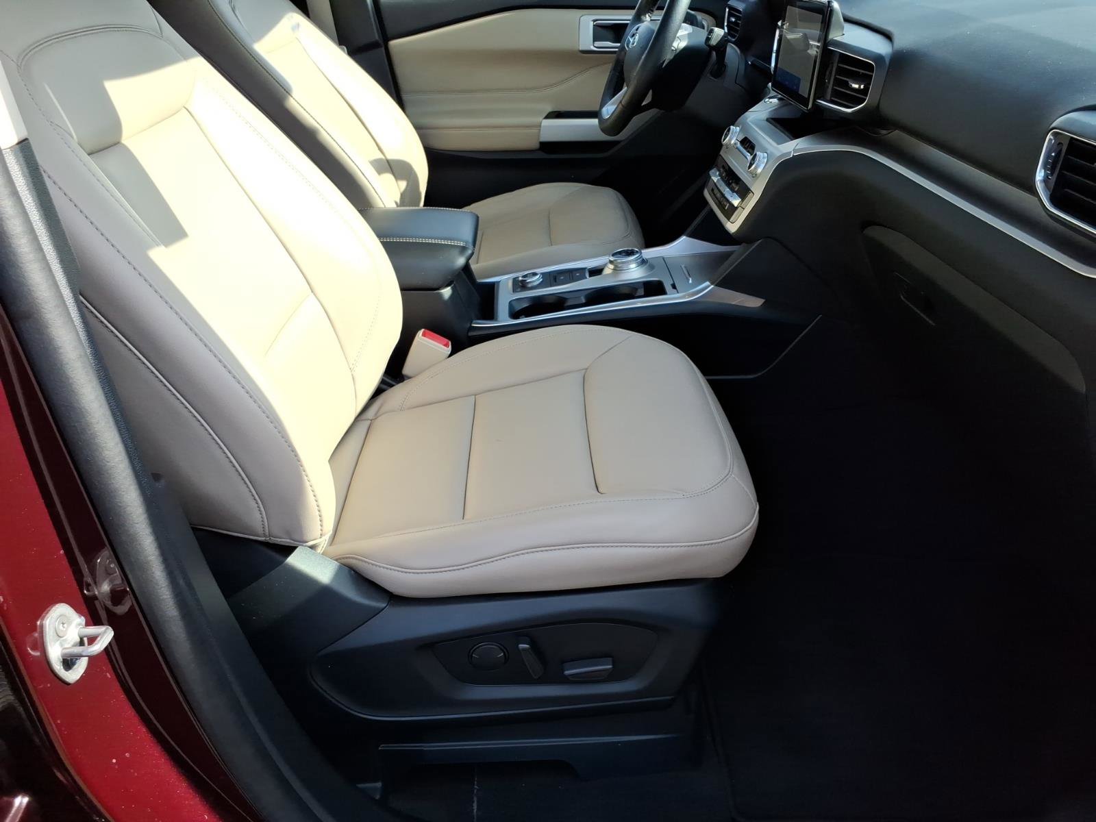 Certified 2022 Ford Explorer XLT w/ Equipment Group 202A image 8