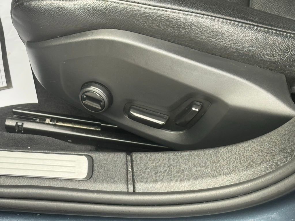 Used 2021 Volvo S60 T5 Momentum image 16