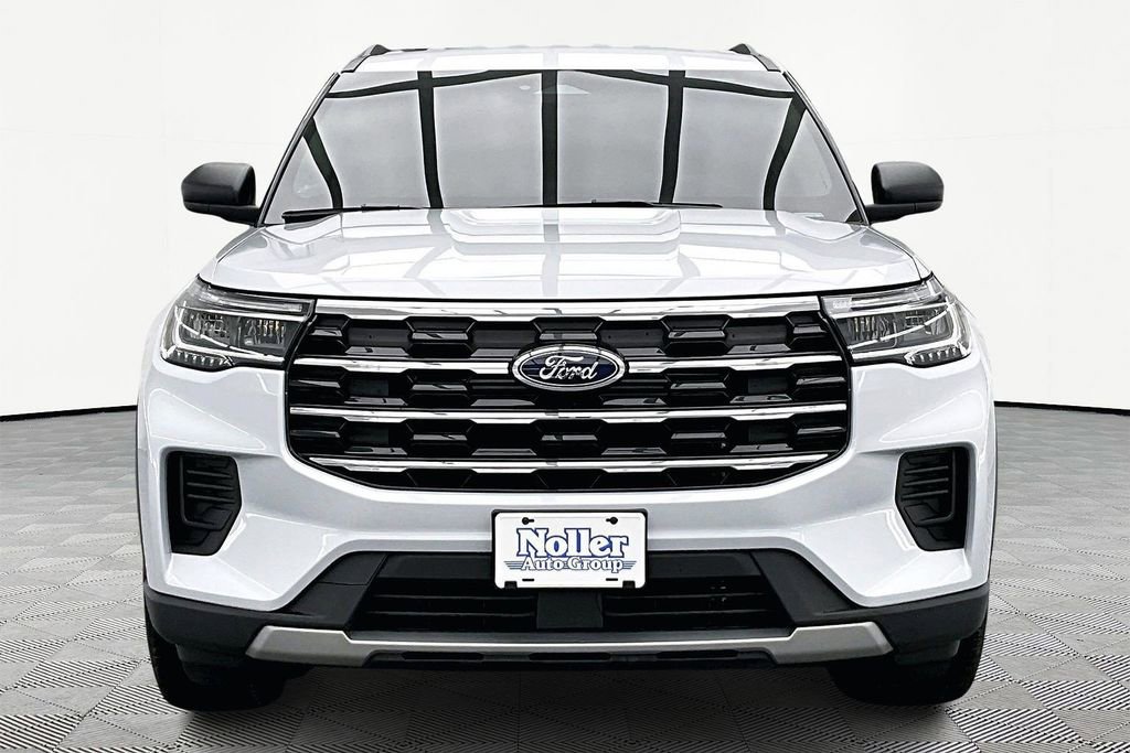 Certified 2025 Ford Explorer Active image 3