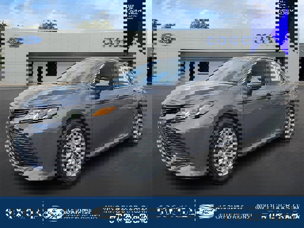 Used 2019 Toyota Camry LE image 1