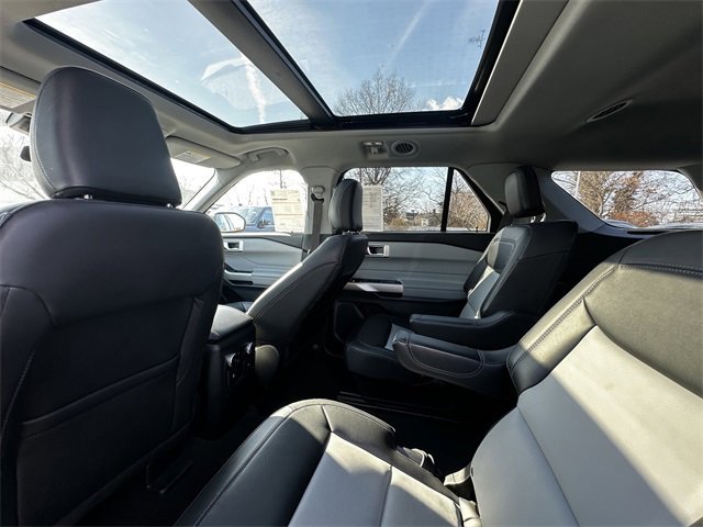 Certified 2022 Ford Explorer XLT w/ Equipment Group 202A image 19