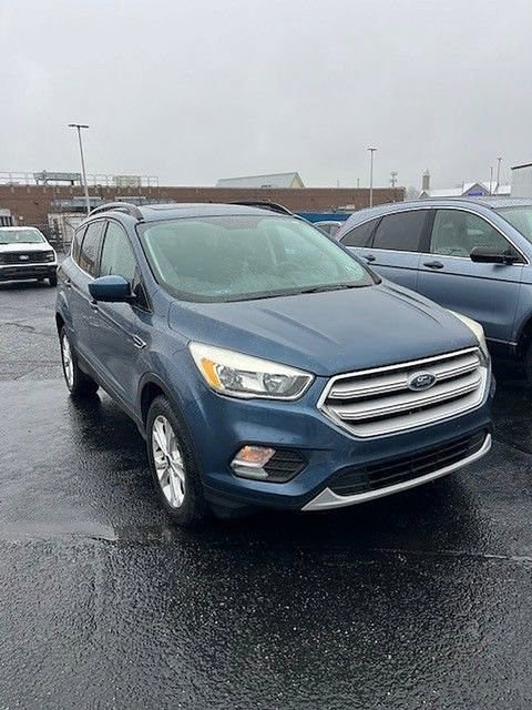 Certified 2018 Ford Escape SE w/ SE Sync 3 Package image 3