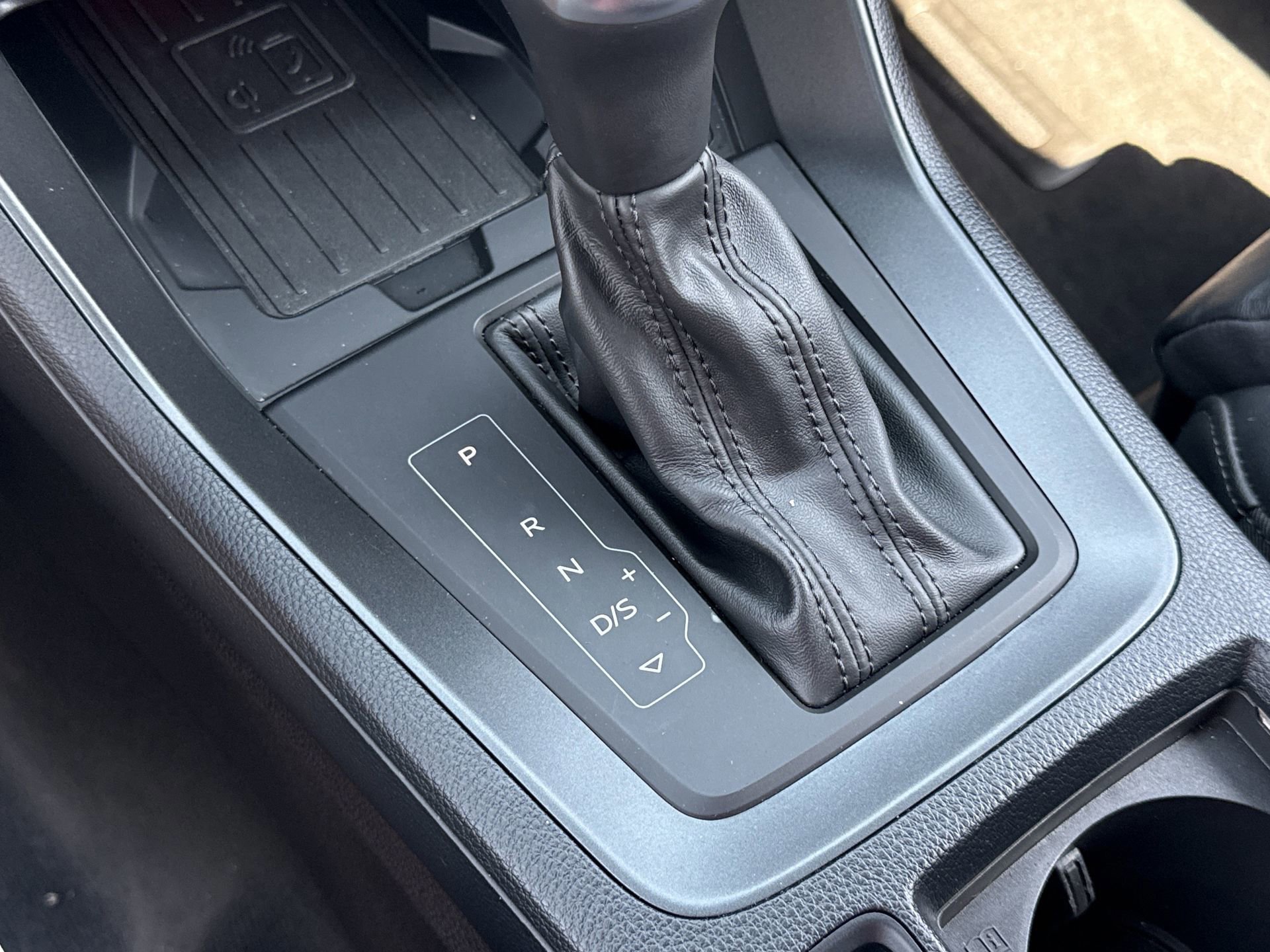 Used 2024 Audi Q3 2.0T Premium Plus w/ Premium Plus Package AWD/4WD image 16