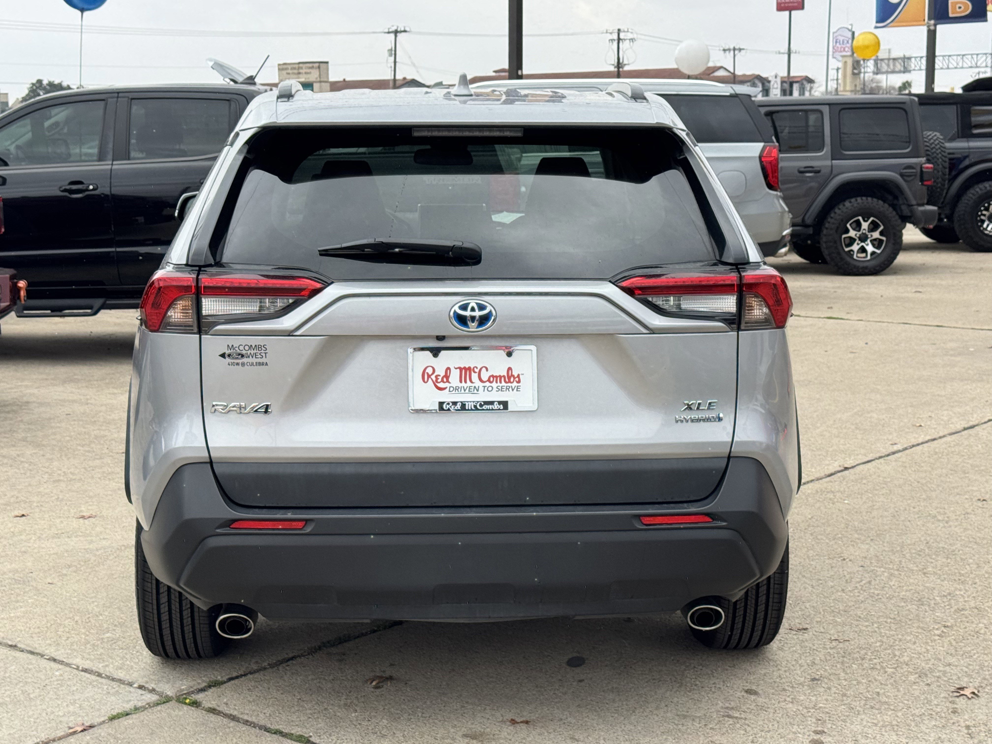 Used 2024 Toyota RAV4 XLE image 5
