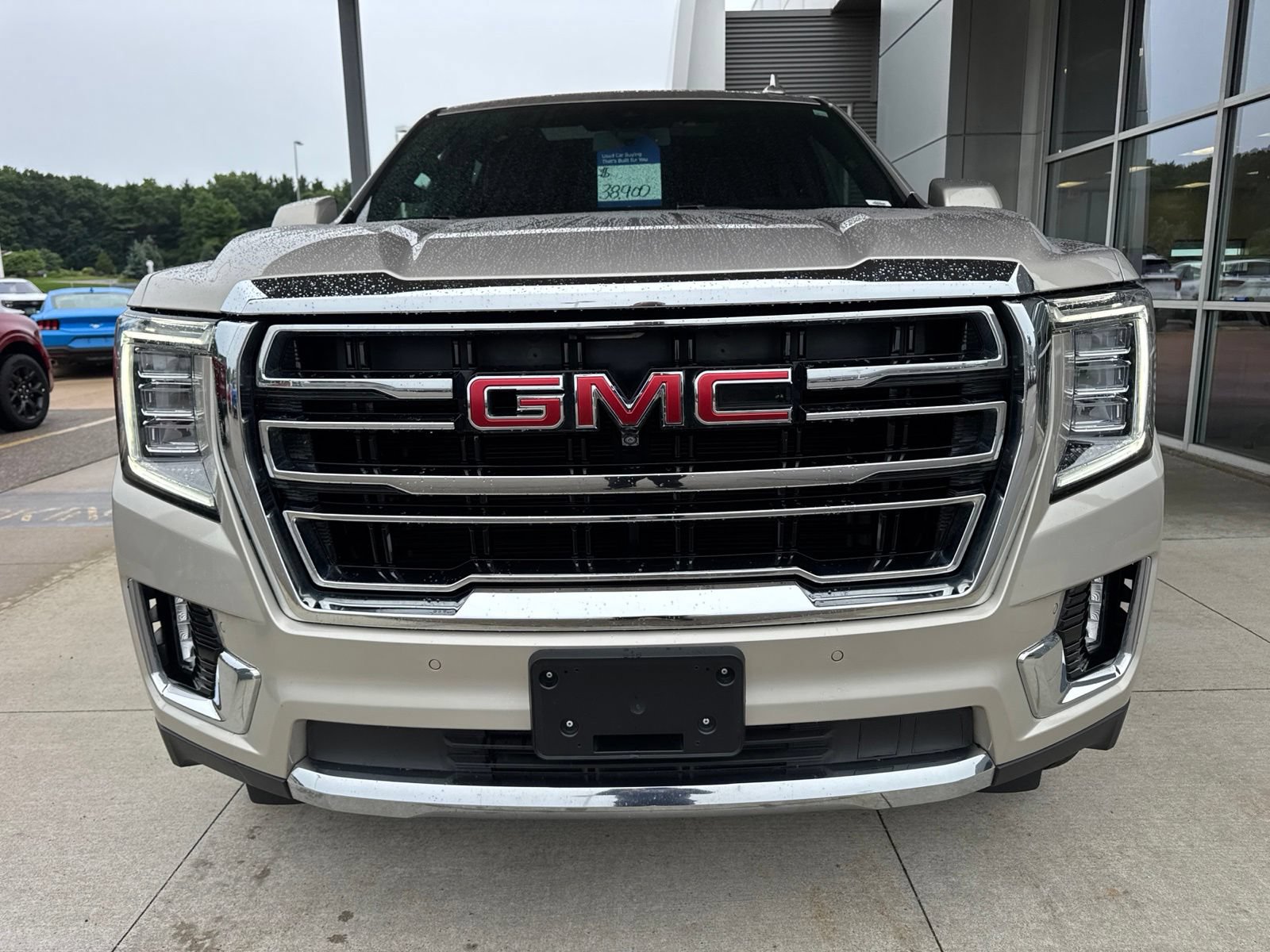 Used 2021 GMC Yukon SLT w/ SLT Premium Package AWD/4WD image 11