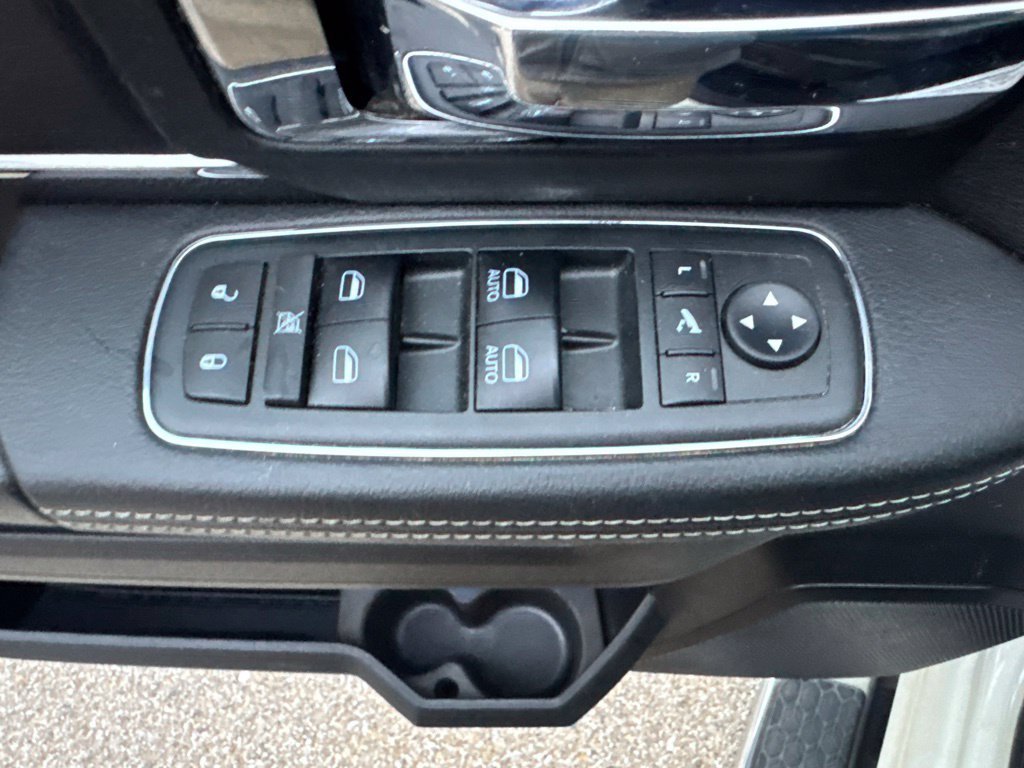Used 2018 RAM 1500 Laramie w/ Convenience Group AWD/4WD image 12