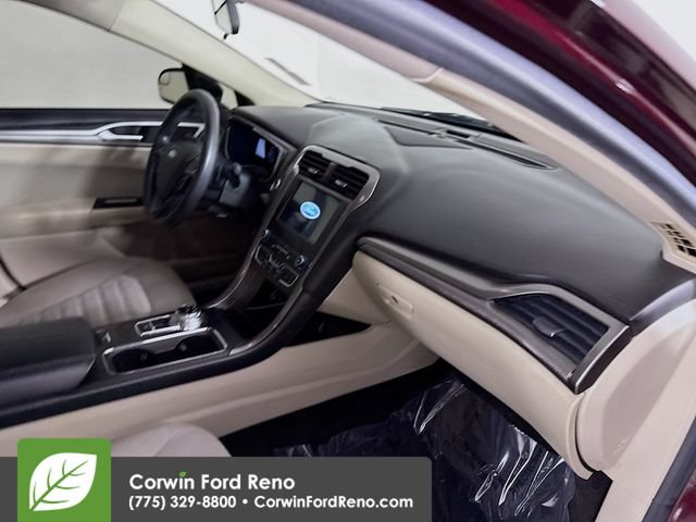 Certified 2017 Ford Fusion SE w/ Fusion SE Technology Package FWD image 26