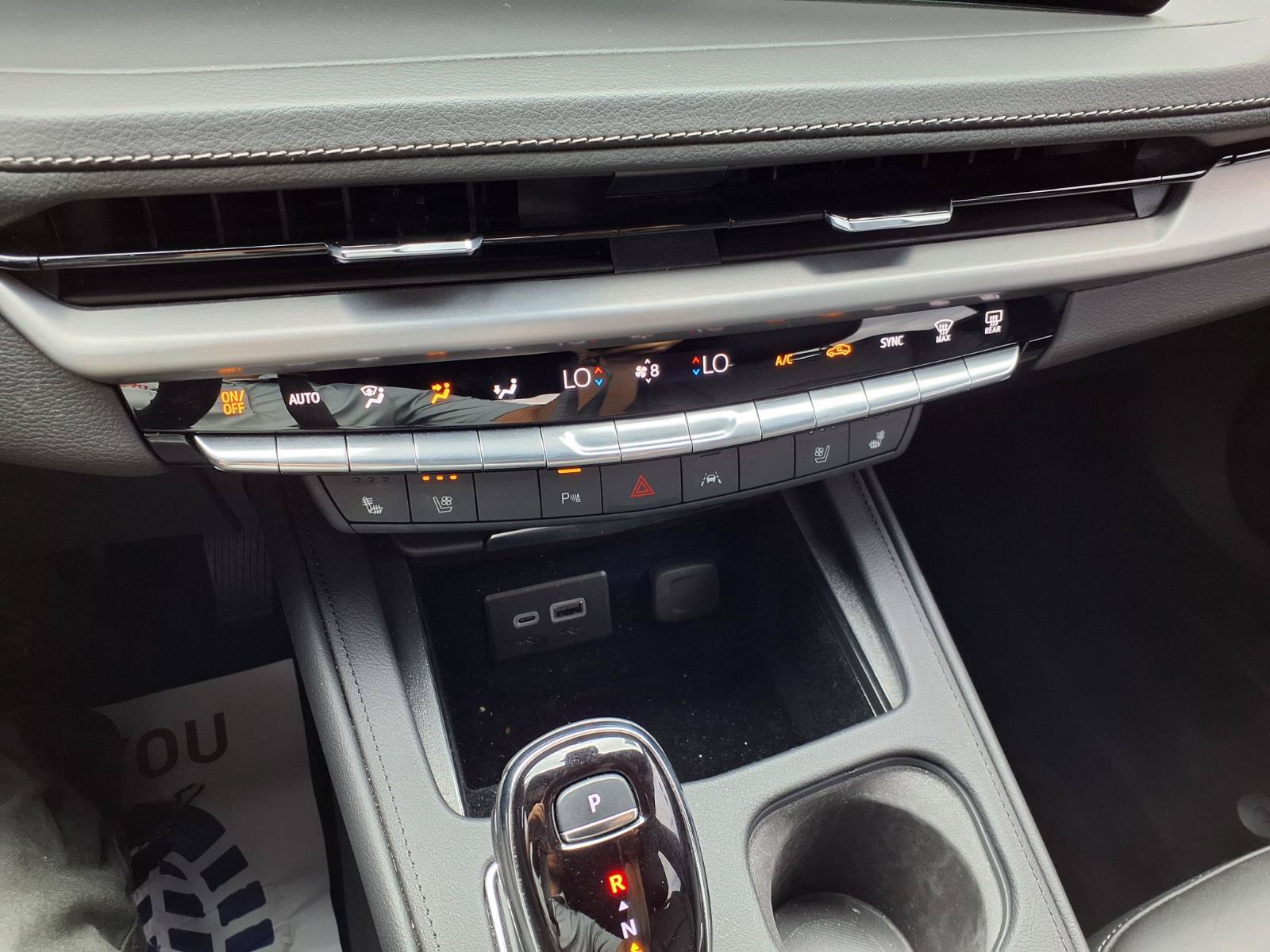 Used 2024 Cadillac XT4 Premium Luxury FWD image 25