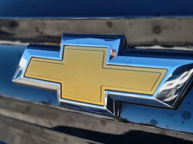 Used 2025 Chevrolet Suburban LS image 5