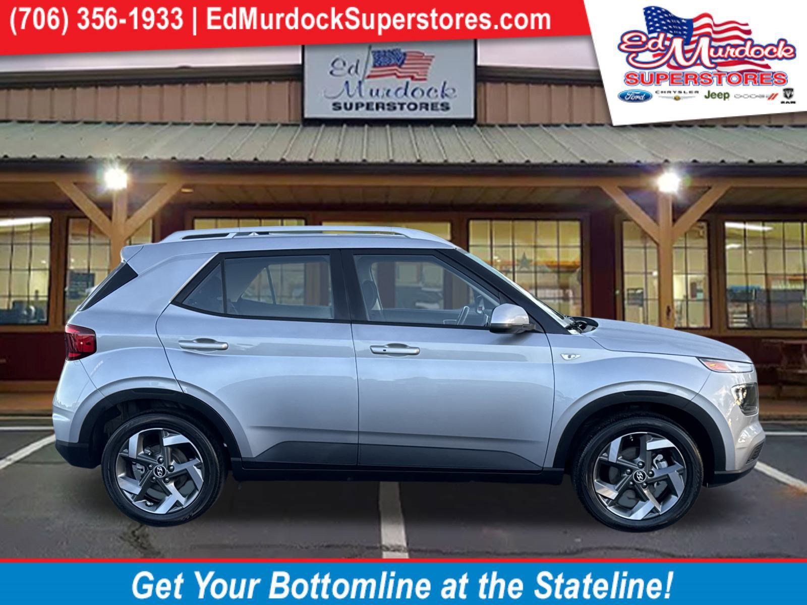 Used 2024 Hyundai Venue SEL image 1