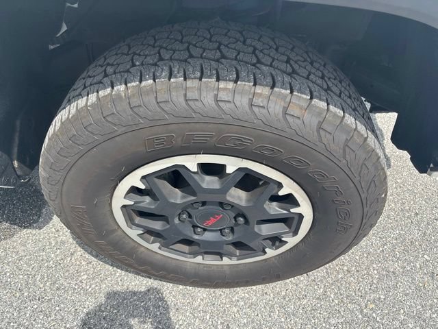 Used 2024 Toyota Tacoma TRD Off-Road w/ TRD Off Road Upgrade Package AWD/4WD image 2