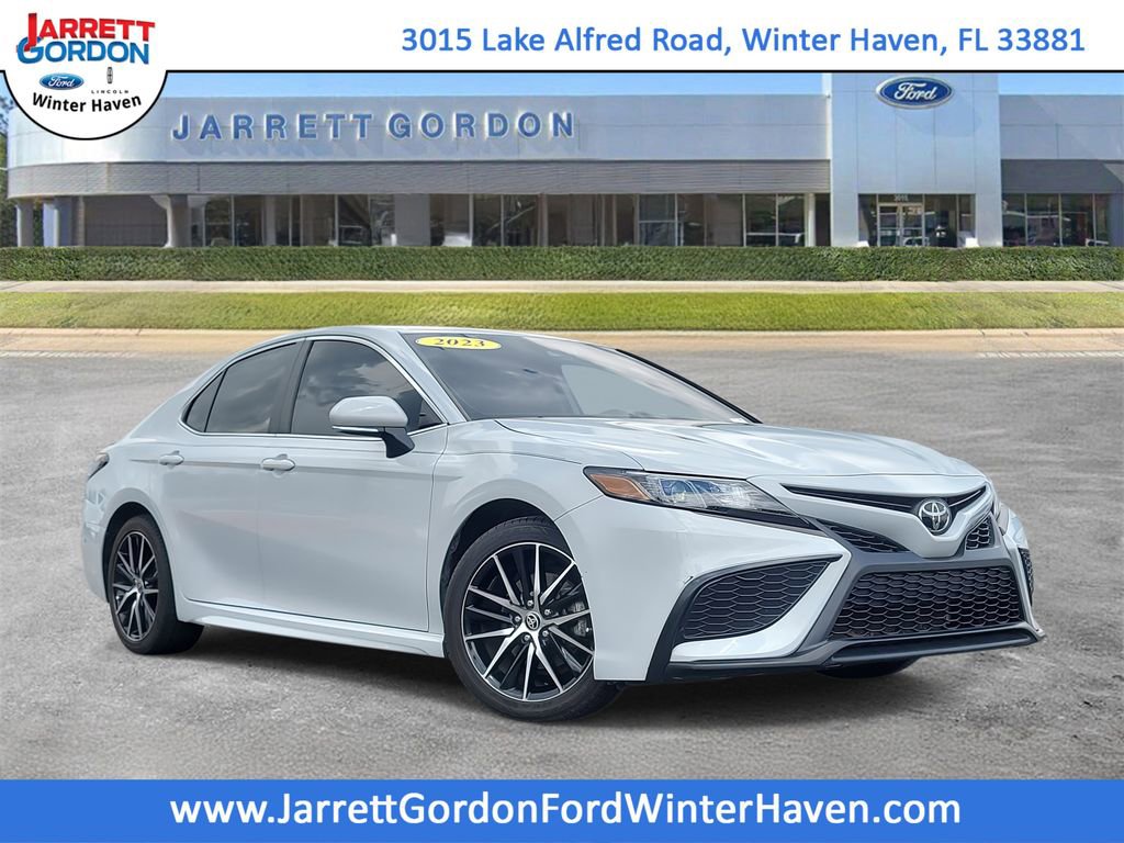 Used 2023 Toyota Camry SE