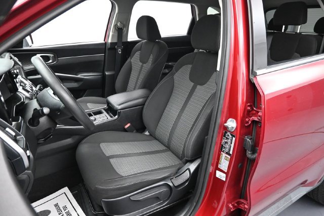 Used 2022 Kia Sorento LX FWD image 11