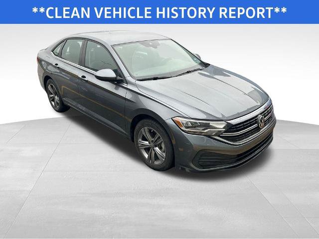 Used 2024 Volkswagen Jetta SE FWD image 3