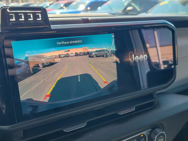 Used 2025 Jeep Gladiator Sport AWD/4WD image 20