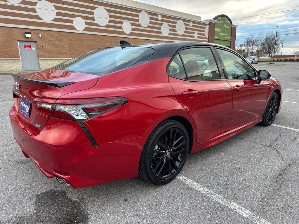 Used 2021 Toyota Camry XSE image 6