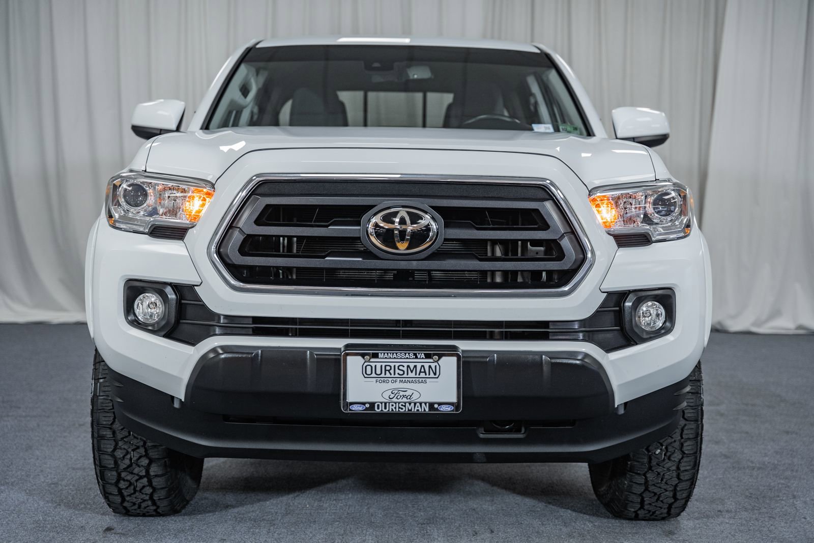 Used 2020 Toyota Tacoma SR5 image 2
