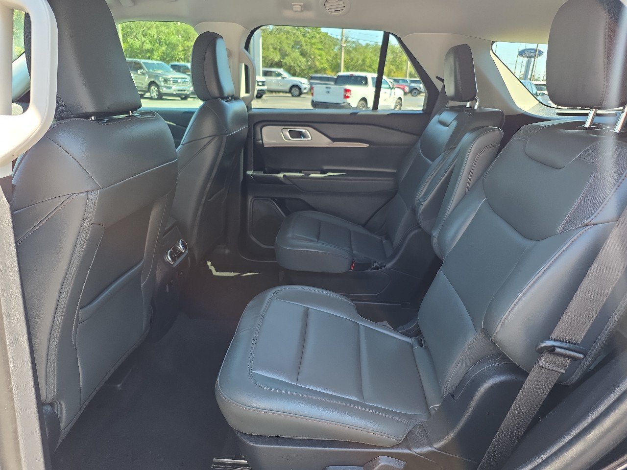 Certified 2025 Ford Explorer Active w/ Active Comfort Package RWD image 16