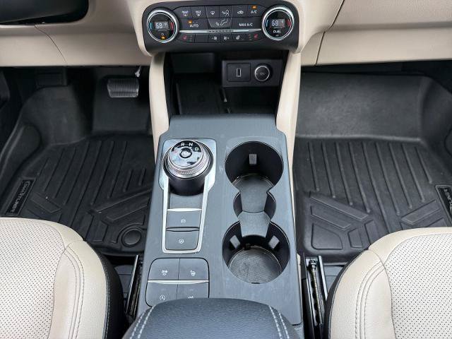 Certified 2020 Ford Escape Titanium w/ Titanium Premium Package 2.0 AWD/4WD image 16
