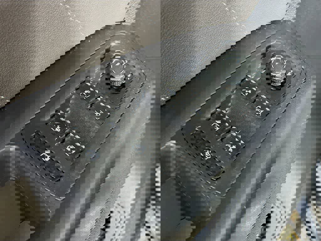 Used 2021 Volkswagen Atlas SE w/ Panoramic Sunroof Package image 54