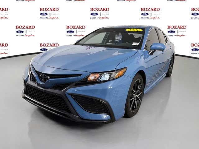 Used 2024 Toyota Camry SE FWD image 4