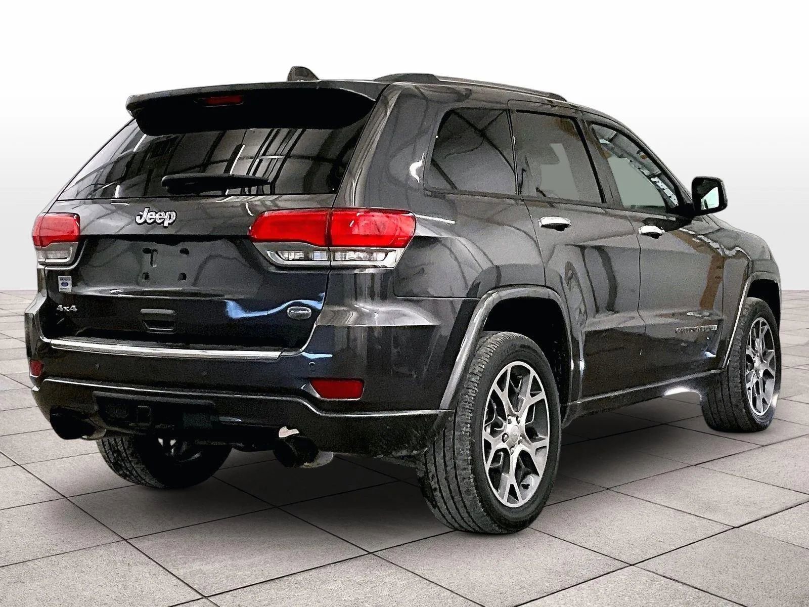 Used 2019 Jeep Grand Cherokee Overland AWD/4WD image 11