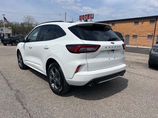 Certified 2024 Ford Escape ST-Line w/ Tech Pack #1 AWD/4WD image 6