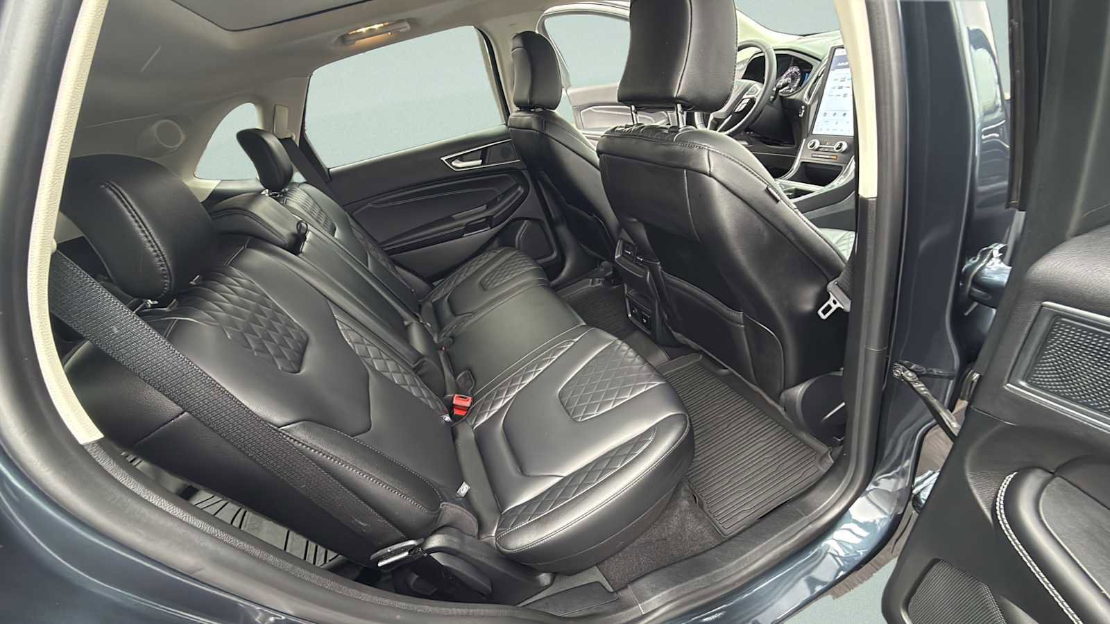 Certified 2024 Ford Edge Titanium image 30