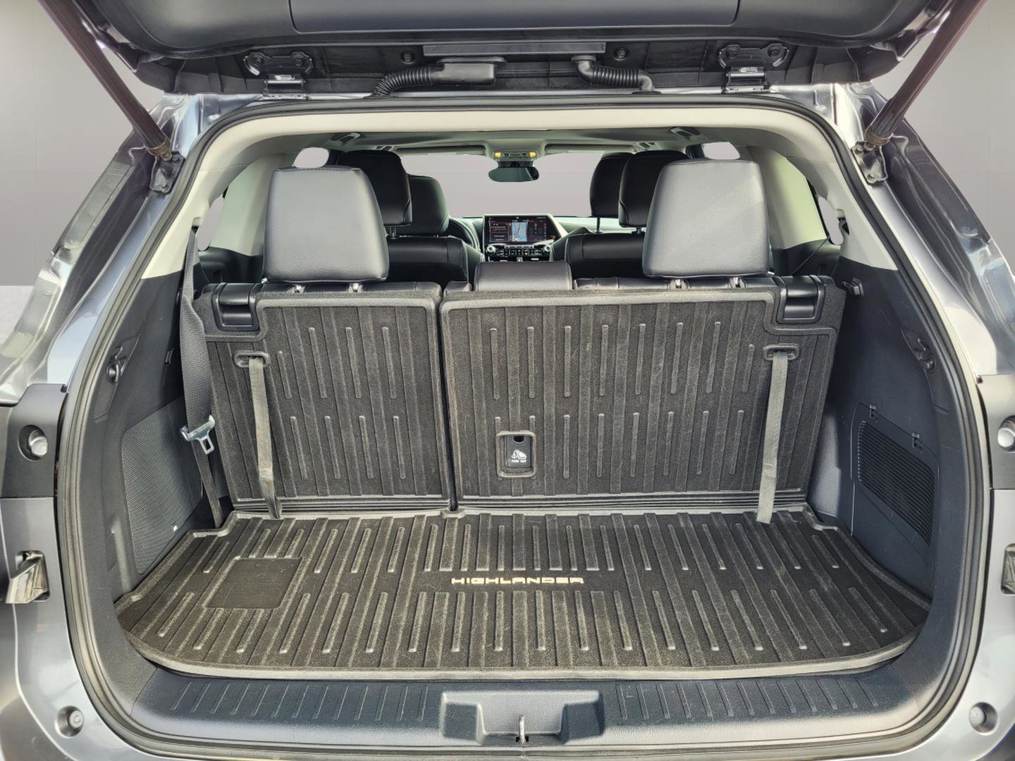 Used 2020 Toyota Highlander Limited image 27