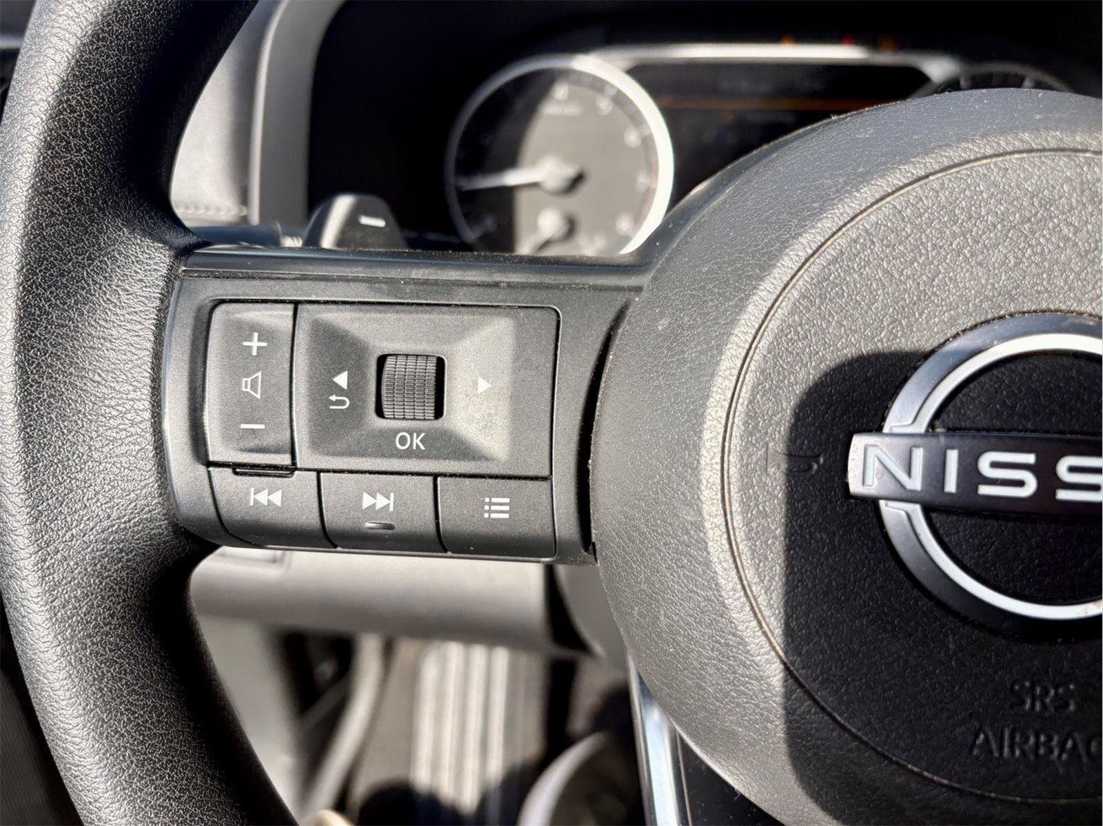 Used 2023 Nissan Pathfinder S AWD/4WD image 16